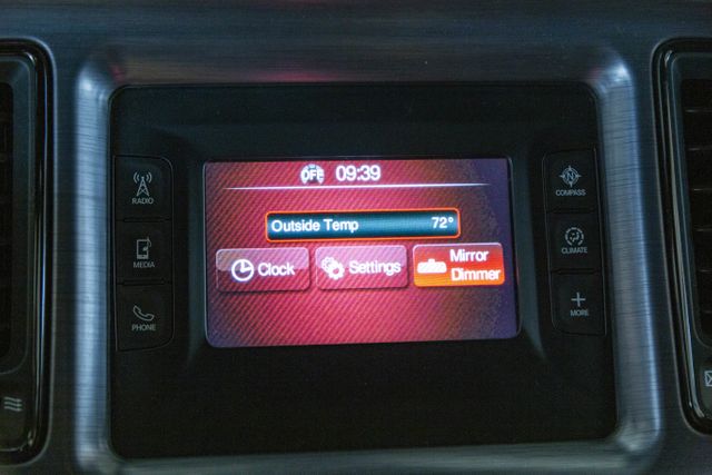 2017 Dodge Challenger R/T 5.7L V8 HEMI MDS 