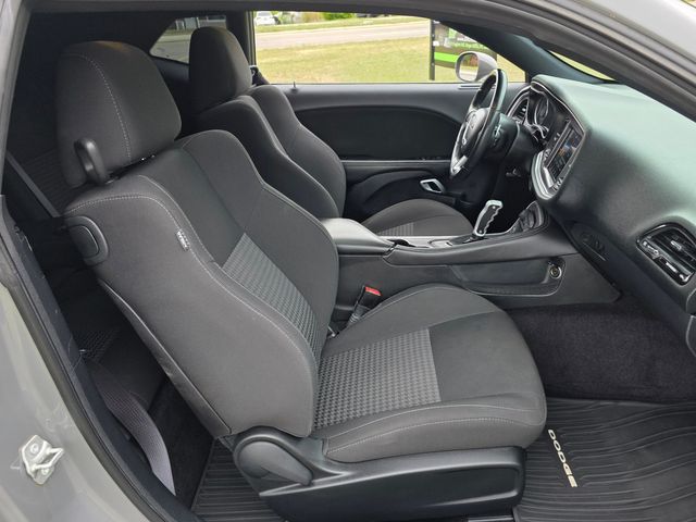 2017 Dodge Challenger R/T Shaker