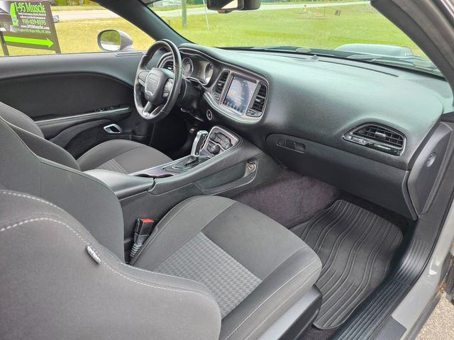 2017 Dodge Challenger R/T Shaker