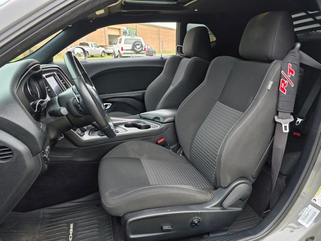 2017 Dodge Challenger R/T Shaker