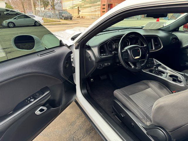 2017 Dodge Challenger SXT