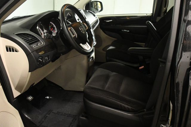 2017 Dodge Grand Caravan SE Plus w/ DvD | Branford, CT | Sound Auto Wholesalers 2017 Dodge Grand Caravan SE Plus w/ DvD | Branford, CT | Sound Auto Wholesalers