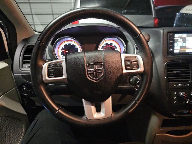 2017 Dodge Grand Caravan handscap wheelchair accessible rear entry van