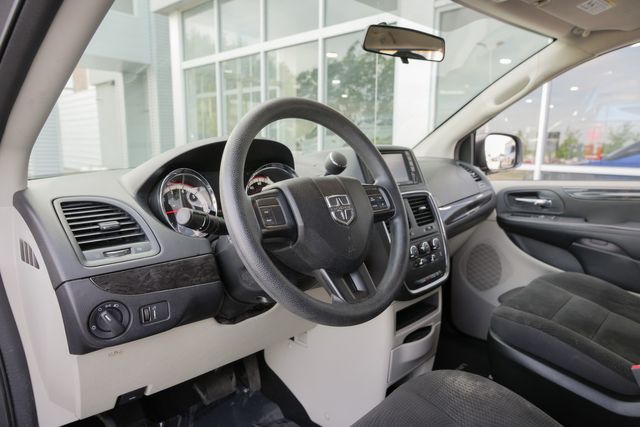 2017 Dodge Grand Caravan SE 7-PASSENGER / CLEAN CARFAX / REAR DVD | Austin, TX | Rocky Mountain Truck Stop Austin