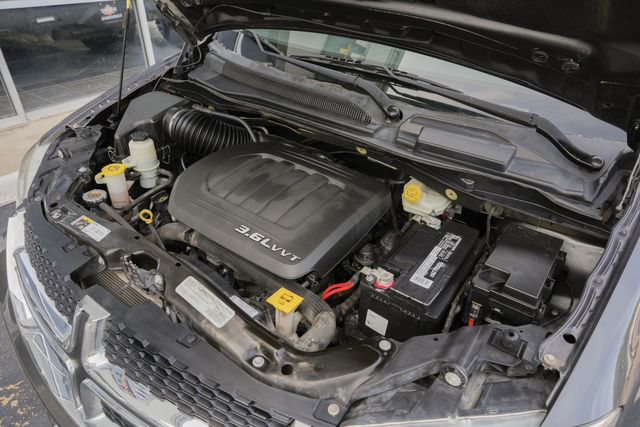 2017 Dodge Grand Caravan SE 7-PASSENGER / CLEAN CARFAX / REAR DVD | Austin, TX | Rocky Mountain Truck Stop Austin