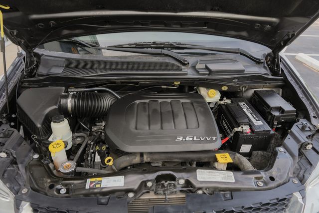 2017 Dodge Grand Caravan SE 7-PASSENGER / CLEAN CARFAX / REAR DVD | Austin, TX | Rocky Mountain Truck Stop Austin