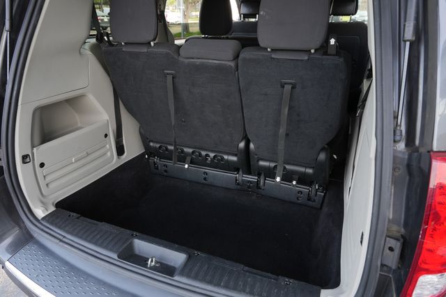 2017 Dodge Grand Caravan SE 7-PASSENGER / CLEAN CARFAX / REAR DVD | Austin, TX | Rocky Mountain Truck Stop Austin