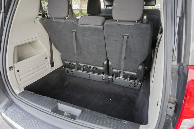 2017 Dodge Grand Caravan SE 7-PASSENGER / CLEAN CARFAX / REAR DVD | Austin, TX | Rocky Mountain Truck Stop Austin