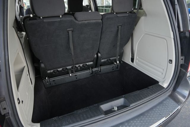 2017 Dodge Grand Caravan SE 7-PASSENGER / CLEAN CARFAX / REAR DVD | Austin, TX | Rocky Mountain Truck Stop Austin