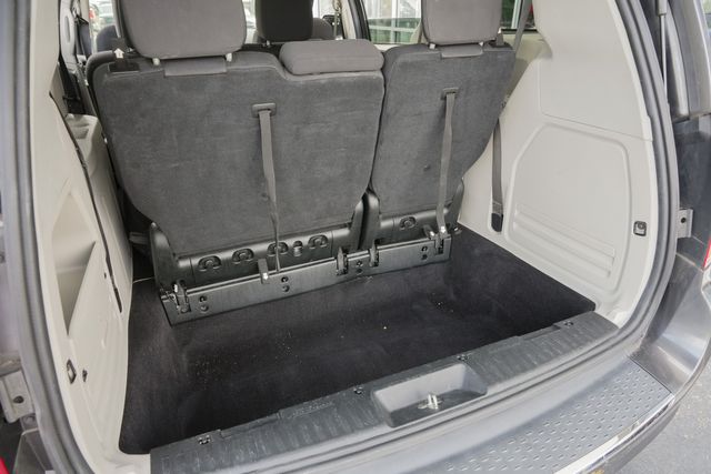 2017 Dodge Grand Caravan SE 7-PASSENGER / CLEAN CARFAX / REAR DVD | Austin, TX | Rocky Mountain Truck Stop Austin