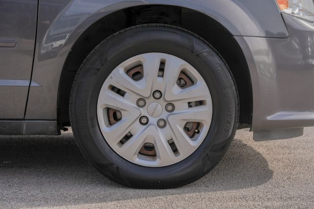 2017 Dodge Grand Caravan SE 7-PASSENGER / CLEAN CARFAX / REAR DVD | Austin, TX | Rocky Mountain Truck Stop Austin