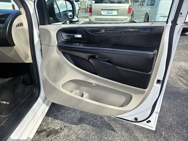 2017 Dodge Grand Caravan SE Wheelchair Van Handicap Ramp Van