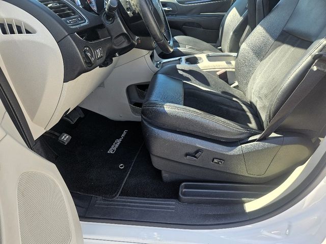2017 Dodge Grand Caravan SXT Wheelchair Van Handicap Ramp Van