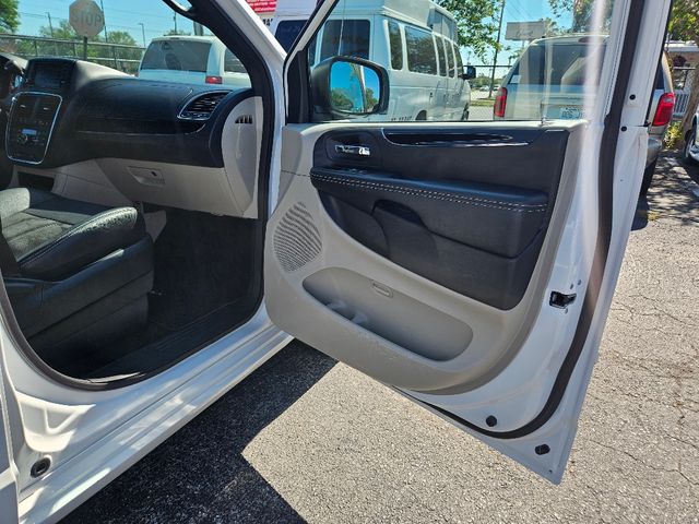 2017 Dodge Grand Caravan SXT Wheelchair Van Handicap Ramp Van