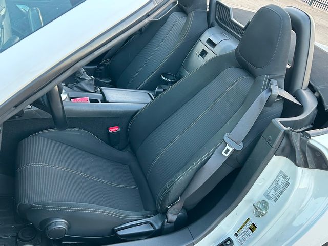 2017 Fiat 124 Spider Classica | Plano, TX | Schneck Motor Company 2017 Fiat 124 Spider Classica | Plano, TX | Schneck Motor Company