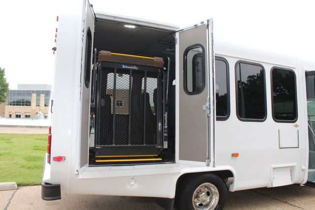 2017 Ford E450 15 Passenger Dimond Coach W/ Wheelchair Lift | Irving, Texas | Lonestar Automart Inc.