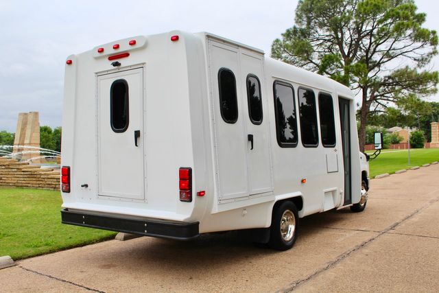 2017 Ford E450 15 Passenger Dimond Coach Bus W/ Wheelchair Lift | Irving, Texas | Lonestar Automart Inc. 2017 Ford E450 15 Passenger Dimond Coach Bus W/ Wheelchair Lift | Irving, Texas | Lonestar Automart Inc.
