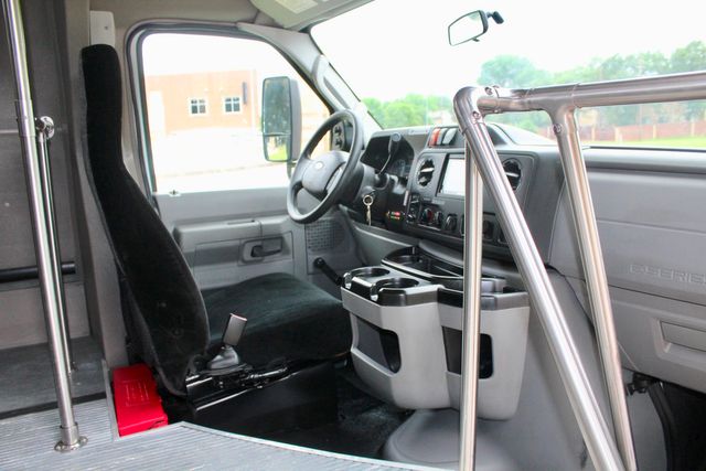 2017 Ford E450 15 Passenger Dimond Coach W/ Wheelchair Lift | Irving, Texas | Lonestar Automart Inc. 2017 Ford E450 15 Passenger Dimond Coach W/ Wheelchair Lift | Irving, Texas | Lonestar Automart Inc.