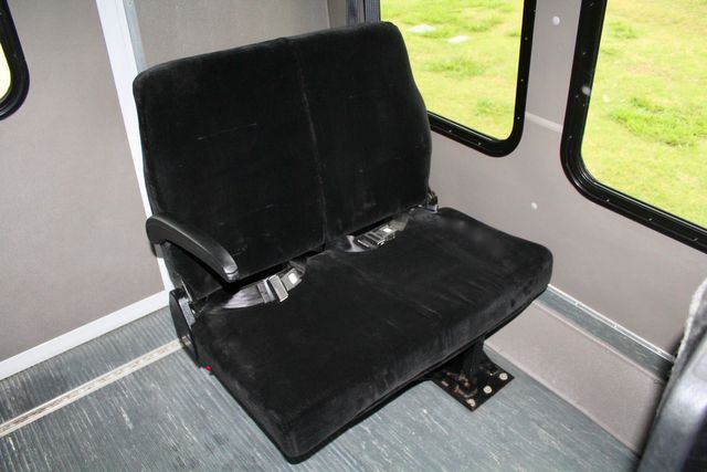 2017 Ford E450 15 Passenger Dimond Coach W/ Wheelchair Lift | Irving, Texas | Lonestar Automart Inc. 2017 Ford E450 15 Passenger Dimond Coach W/ Wheelchair Lift | Irving, Texas | Lonestar Automart Inc.