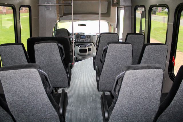 2017 Ford E450 15 Passenger Dimond Coach W/ Wheelchair Lift | Irving, Texas | Lonestar Automart Inc.