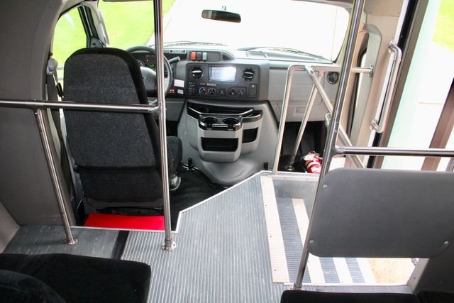 2017 Ford E450 15 Passenger Dimond Coach W/ Wheelchair Lift | Irving, Texas | Lonestar Automart Inc.