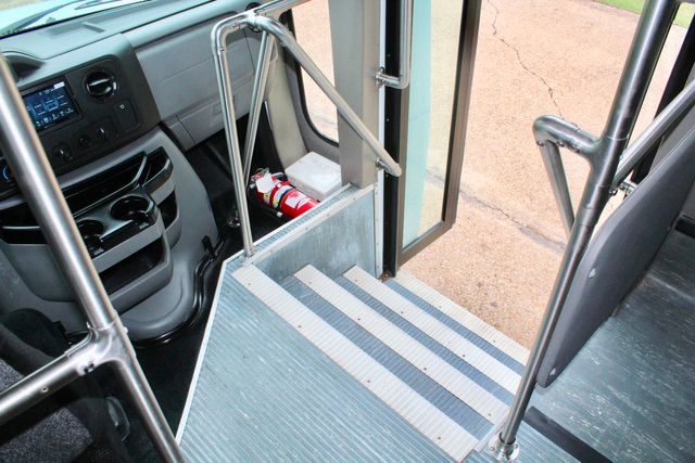 2017 Ford E450 15 Passenger Dimond Coach W/ Wheelchair Lift | Irving, Texas | Lonestar Automart Inc.