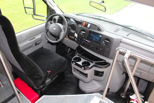 2017 Ford E450 15 Passenger Dimond Coach W/ Wheelchair Lift | Irving, Texas | Lonestar Automart Inc.