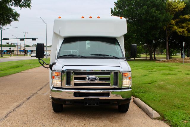 2017 Ford E450 15 Passenger Dimond Coach Bus W/ Wheelchair Lift | Irving, Texas | Lonestar Automart Inc. 2017 Ford E450 15 Passenger Dimond Coach Bus W/ Wheelchair Lift | Irving, Texas | Lonestar Automart Inc.