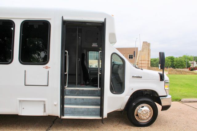 2017 Ford E450 15 Passenger Dimond Coach W/ Wheelchair Lift | Irving, Texas | Lonestar Automart Inc.