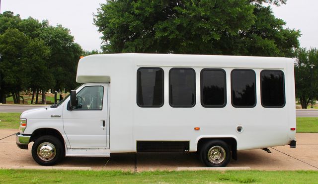 2017 Ford E450 15 Passenger Dimond Coach W/ Wheelchair Lift | Irving, Texas | Lonestar Automart Inc. 2017 Ford E450 15 Passenger Dimond Coach W/ Wheelchair Lift | Irving, Texas | Lonestar Automart Inc.