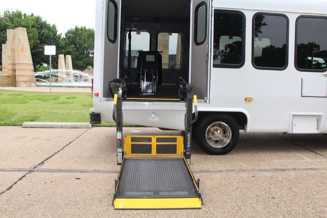 2017 Ford E450 15 Passenger Dimond Coach W/ Wheelchair Lift | Irving, Texas | Lonestar Automart Inc.