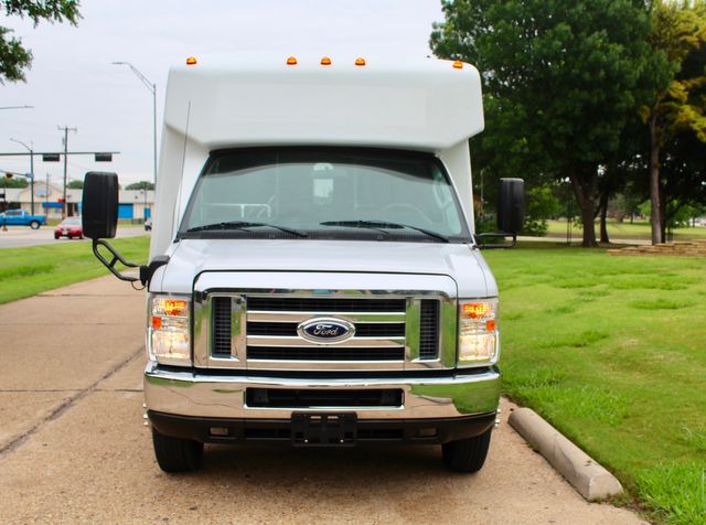 2017 Ford E450 15 Passenger Dimond Coach W/ Wheelchair Lift | Irving, Texas | Lonestar Automart Inc. 2017 Ford E450 15 Passenger Dimond Coach W/ Wheelchair Lift | Irving, Texas | Lonestar Automart Inc.