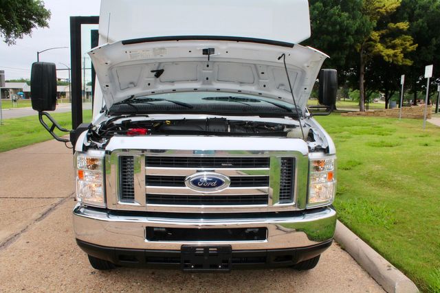 2017 Ford E450 15 Passenger Dimond Coach W/ Wheelchair Lift | Irving, Texas | Lonestar Automart Inc. 2017 Ford E450 15 Passenger Dimond Coach W/ Wheelchair Lift | Irving, Texas | Lonestar Automart Inc.