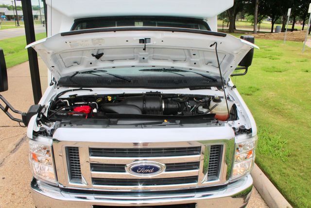 2017 Ford E450 15 Passenger Dimond Coach W/ Wheelchair Lift | Irving, Texas | Lonestar Automart Inc. 2017 Ford E450 15 Passenger Dimond Coach W/ Wheelchair Lift | Irving, Texas | Lonestar Automart Inc.