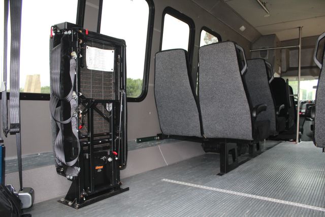 2017 Ford E450 15 Passenger Dimond Coach W/ Wheelchair Lift | Irving, Texas | Lonestar Automart Inc.