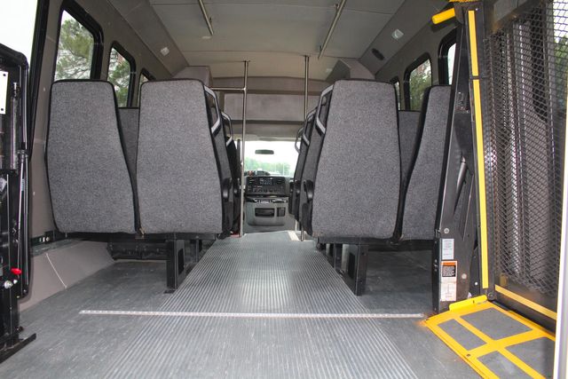 2017 Ford E450 15 Passenger Dimond Coach W/ Wheelchair Lift | Irving, Texas | Lonestar Automart Inc.