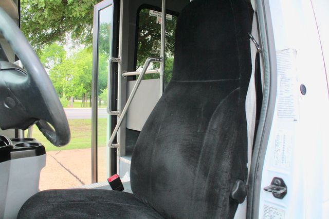 2017 Ford E450 15 Passenger Dimond Coach W/ Wheelchair Lift | Irving, Texas | Lonestar Automart Inc. 2017 Ford E450 15 Passenger Dimond Coach W/ Wheelchair Lift | Irving, Texas | Lonestar Automart Inc.