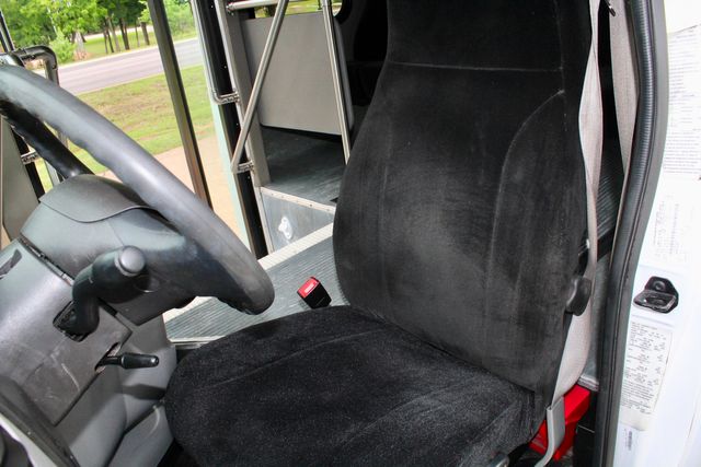 2017 Ford E450 15 Passenger Dimond Coach W/ Wheelchair Lift | Irving, Texas | Lonestar Automart Inc.