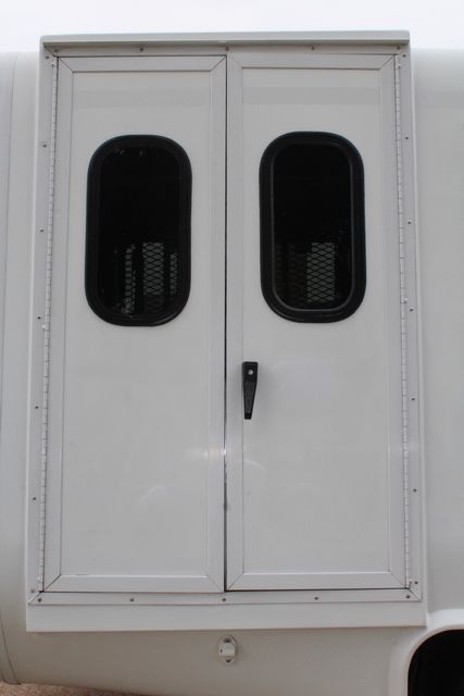 2017 Ford E450 15 Passenger Dimond Coach Bus W/ Wheelchair Lift | Irving, Texas | Lonestar Automart Inc. 2017 Ford E450 15 Passenger Dimond Coach Bus W/ Wheelchair Lift | Irving, Texas | Lonestar Automart Inc.