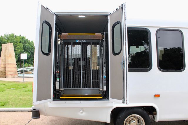 2017 Ford E450 15 Passenger Dimond Coach W/ Wheelchair Lift | Irving, Texas | Lonestar Automart Inc.