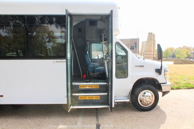 2017 Ford E450 15 Passenger Winnebago Bus With Wheelchair Lift | Irving, Texas | Lonestar Automart Inc. 2017 Ford E450 15 Passenger Winnebago Bus With Wheelchair Lift | Irving, Texas | Lonestar Automart Inc.
