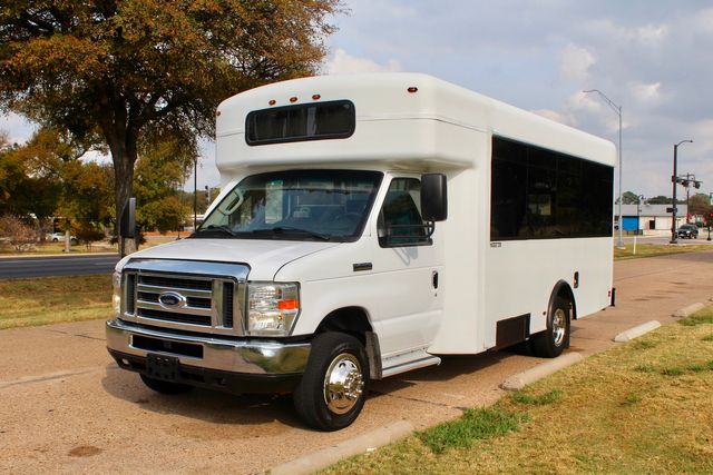 2017 Ford E450 15 Passenger Winnebago Bus With Wheelchair Lift | Irving, Texas | Lonestar Automart Inc. 2017 Ford E450 15 Passenger Winnebago Bus With Wheelchair Lift | Irving, Texas | Lonestar Automart Inc.