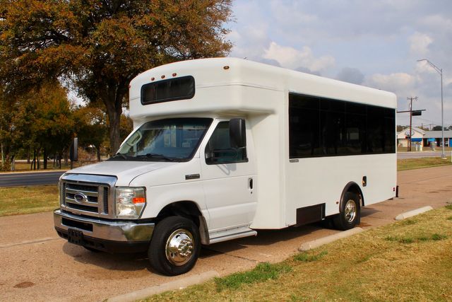 2017 Ford E450 15 Passenger Winnebago Bus With Wheelchair Lift | Irving, Texas | Lonestar Automart Inc. 2017 Ford E450 15 Passenger Winnebago Bus With Wheelchair Lift | Irving, Texas | Lonestar Automart Inc.