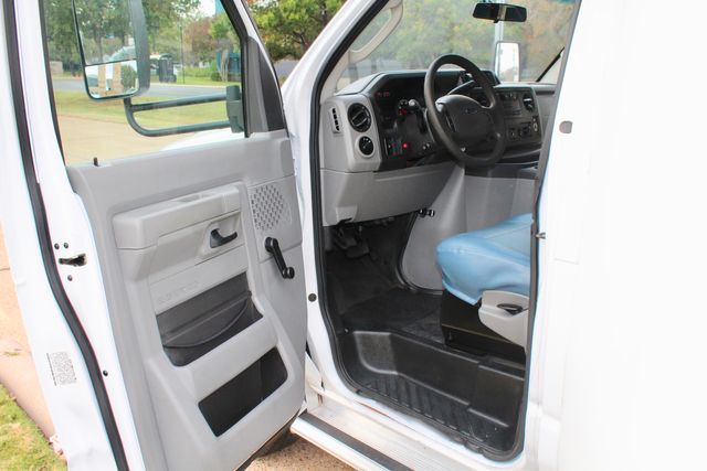 2017 Ford E450 15 Passenger Winnebago Bus With Wheelchair Lift | Irving, Texas | Lonestar Automart Inc. 2017 Ford E450 15 Passenger Winnebago Bus With Wheelchair Lift | Irving, Texas | Lonestar Automart Inc.