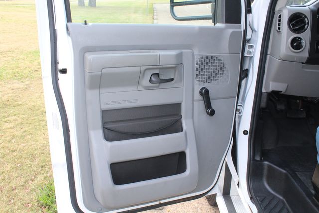 2017 Ford E450 15 Passenger Winnebago Bus With Wheelchair Lift | Irving, Texas | Lonestar Automart Inc. 2017 Ford E450 15 Passenger Winnebago Bus With Wheelchair Lift | Irving, Texas | Lonestar Automart Inc.