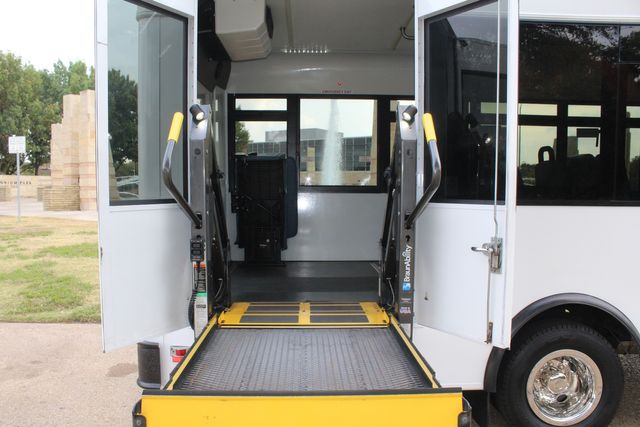 2017 Ford E450 15 Passenger Winnebago Bus With Wheelchair Lift | Irving, Texas | Lonestar Automart Inc. 2017 Ford E450 15 Passenger Winnebago Bus With Wheelchair Lift | Irving, Texas | Lonestar Automart Inc.