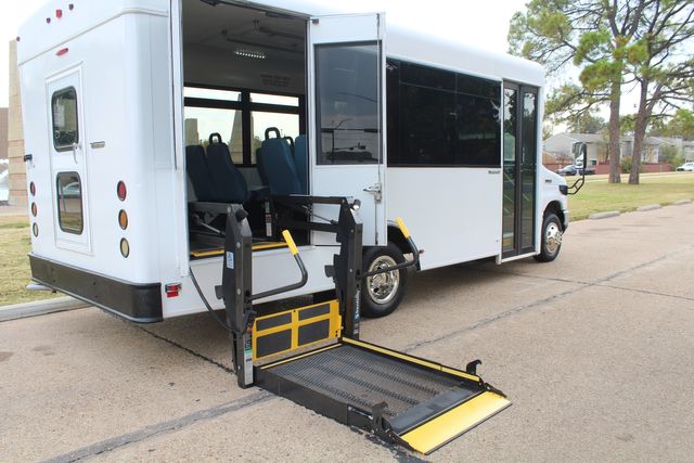 2017 Ford E450 15 Passenger Winnebago Bus With Wheelchair Lift | Irving, Texas | Lonestar Automart Inc. 2017 Ford E450 15 Passenger Winnebago Bus With Wheelchair Lift | Irving, Texas | Lonestar Automart Inc.