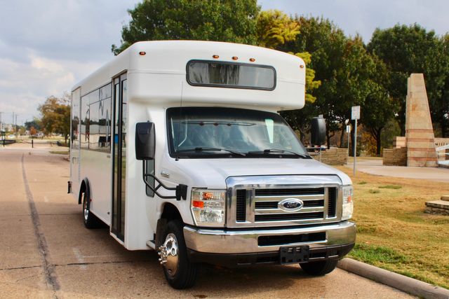 2017 Ford E450 15 Passenger Winnebago Bus With Wheelchair Lift | Irving, Texas | Lonestar Automart Inc. 2017 Ford E450 15 Passenger Winnebago Bus With Wheelchair Lift | Irving, Texas | Lonestar Automart Inc.