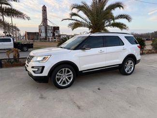 2017 Ford Explorer XLT | Devine, Texas | JM Connected Auto Sales in Devine, Texas 78016