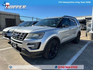 2017 Ford Explorer XLT 202A Twin Panel Sunroof 2nd Row Buckets | Irving, Texas | Hopper Motorplex in Irving, Texas 75038